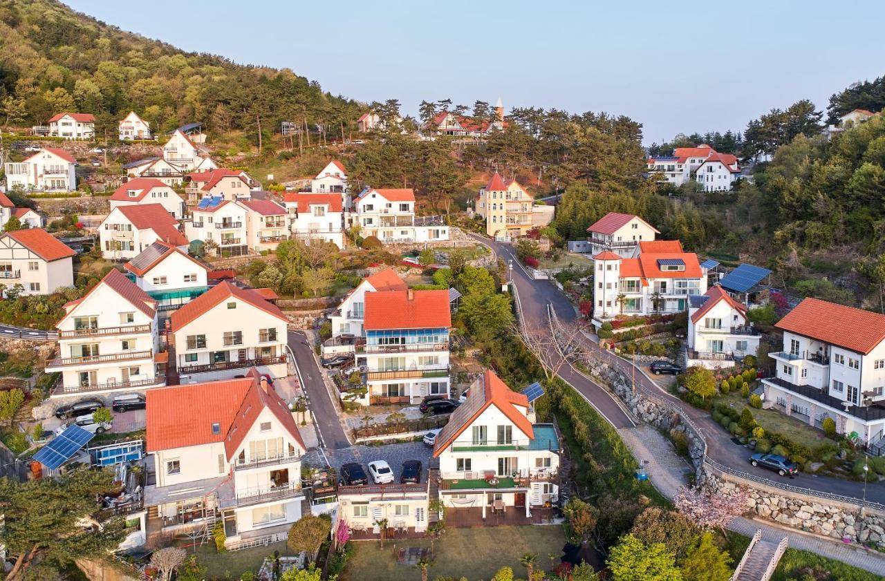 Herkules Namhae German Village ภายนอก รูปภาพ