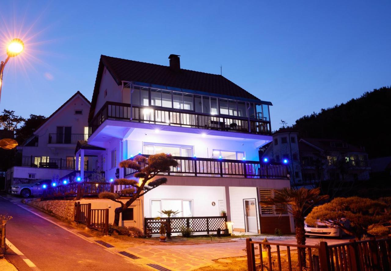 Herkules Namhae German Village ภายนอก รูปภาพ