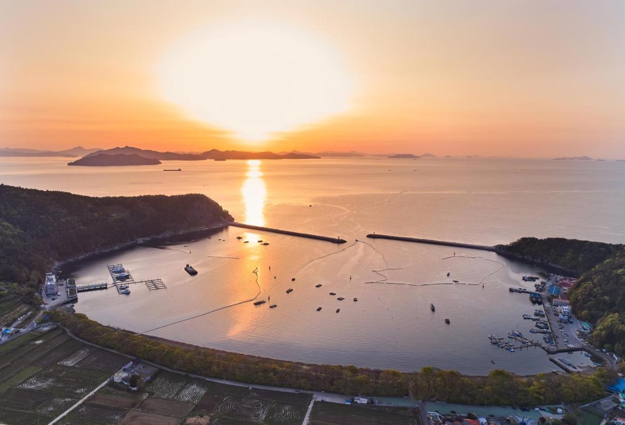 Herkules Namhae German Village ภายนอก รูปภาพ